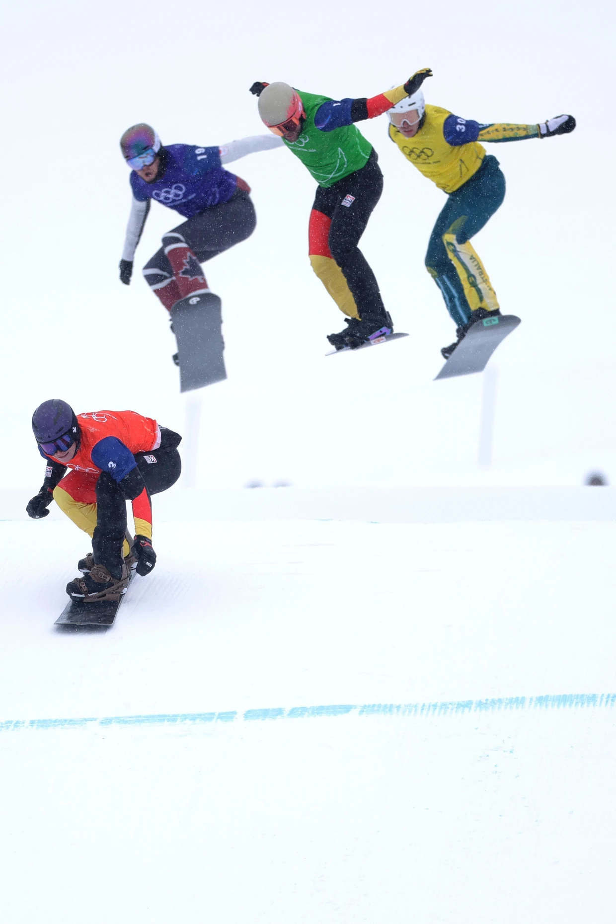 Synchronflug durch die Luft: „Alles kann passieren“ beim Snowboard-Cross.