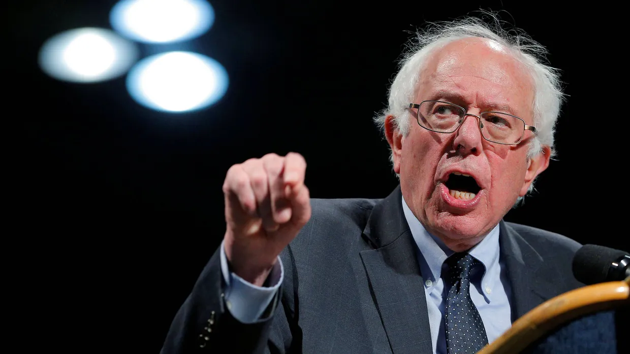 Demokrat Bernie Sanders spricht auf einer Wahlveranstaltung in Syracuse.