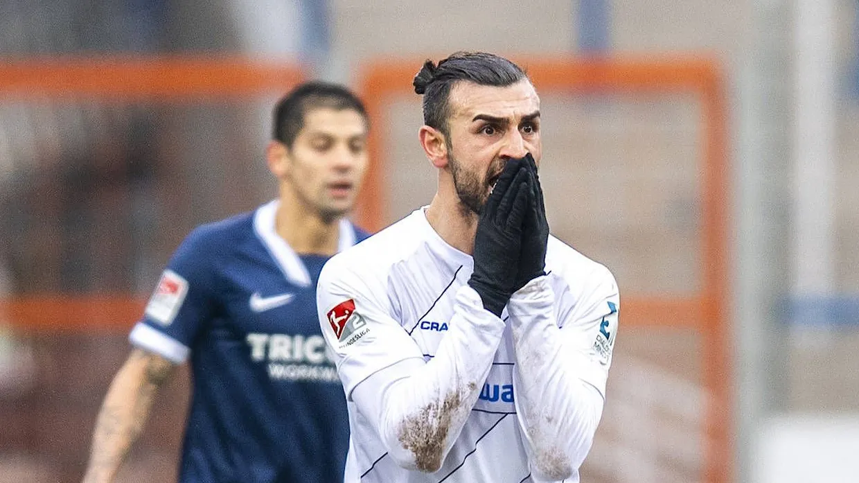 Darmstadt 98 entsetzt in Bochum: Serdar Dursun reagiert auf die Wende im Spiel.