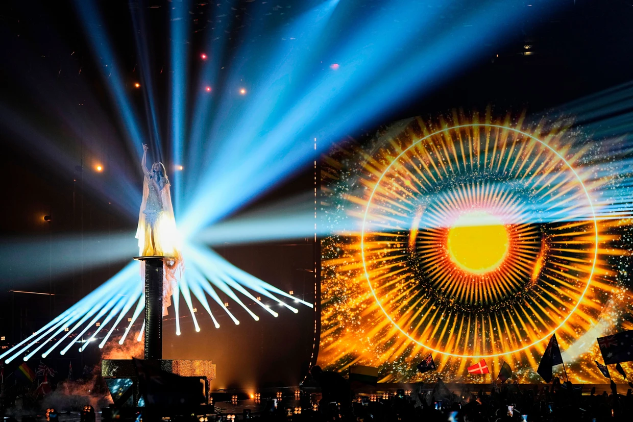 Hebt am Ende ab: Delta Goodrem aus Australien singt „Eclipse“ beim ESC in Wien.