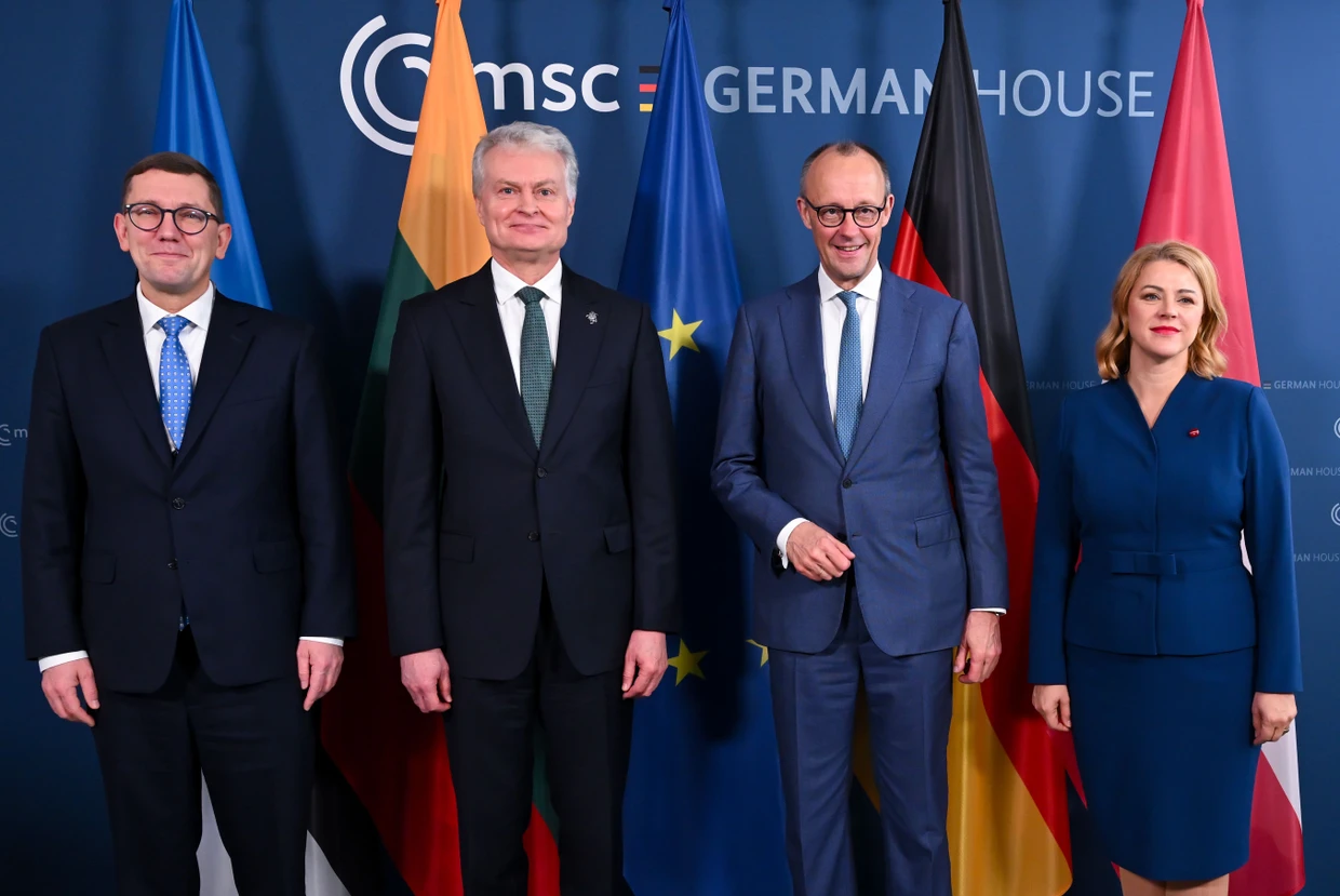 Unter Gleichgesinnten: Friedrich Merz trifft auf der Münchner Sicherheitskonferenz Kristen Michal (l-r), Premierminister von Estland, Gitanas Nauseda, Präsident von Litauen und Evika Silina, Premierministerin von Lettland.
