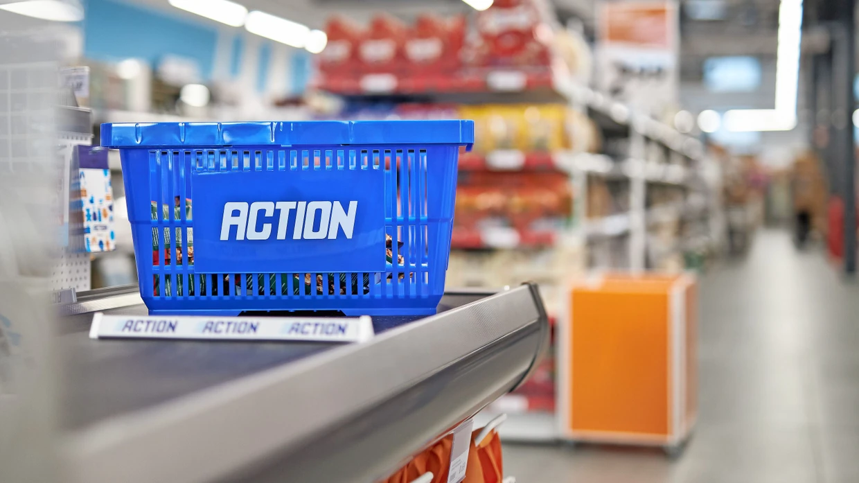 Billig, billiger, Action: Geschäftsgang beim Discounter Action in ...
