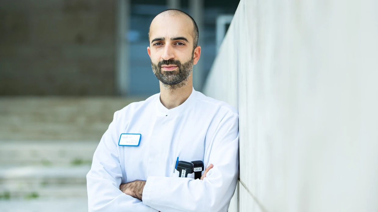 Cihan Çelik ist Sektionsleiter für Pneumologie am Klinikum Darmstadt.