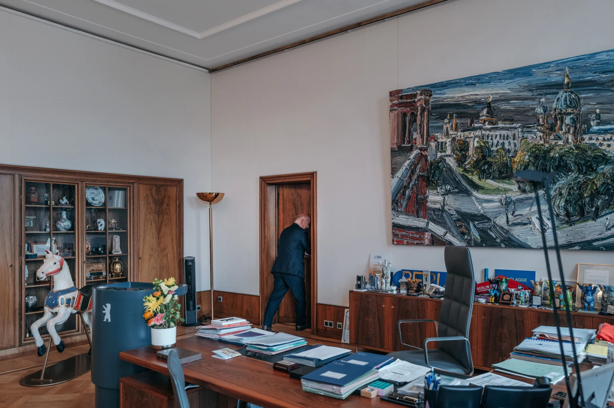 Arbeitsplatz eines Regierenden Bürgermeisters: Kai Wegners Büro im Rothen Rathaus.