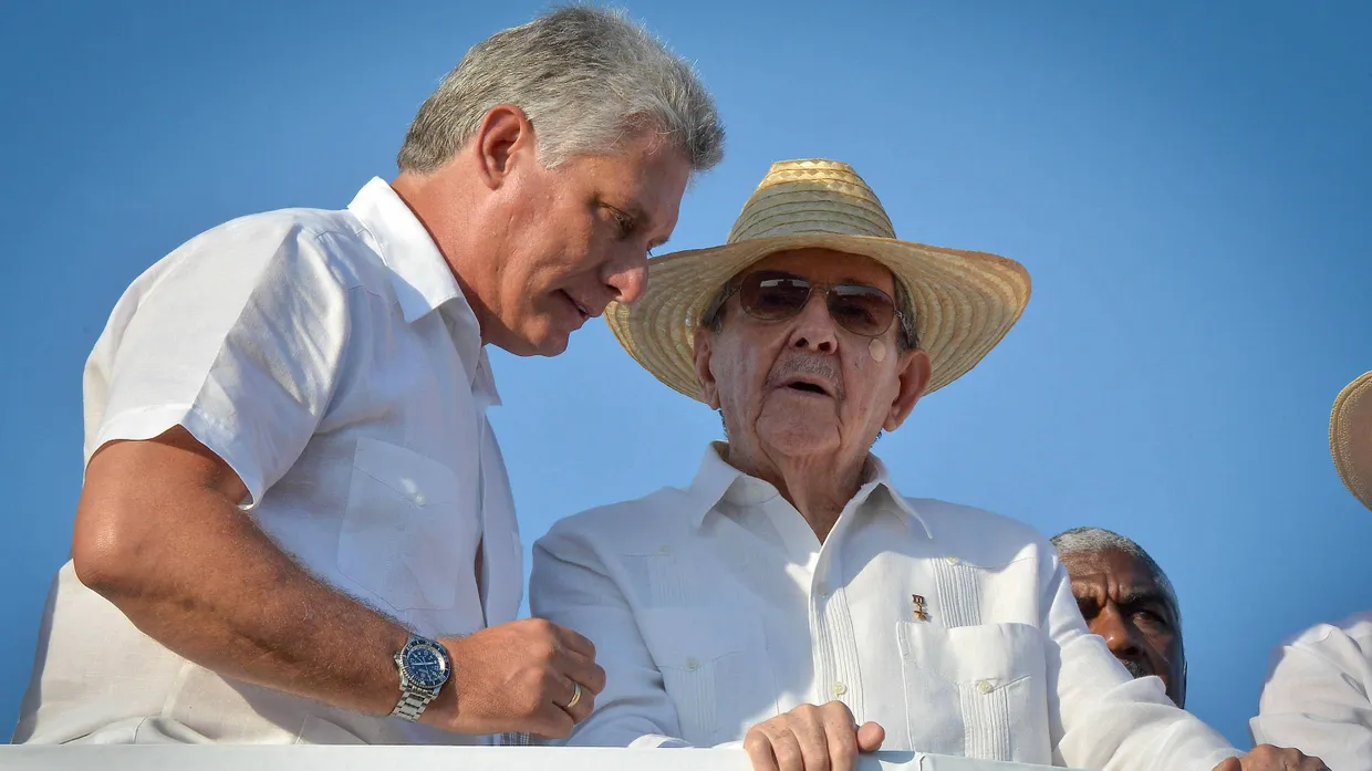 Kronprinz und Herrscher: Kubas Vizepräsident Miguel Diaz-Canel neben Präsident neben Präsident Raul Castro in Havanna.