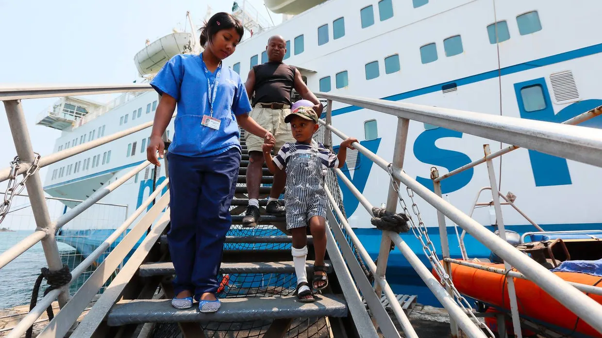 41 Stufen zu einem neuen Leben: Abschied von der „Africa Mercy“.