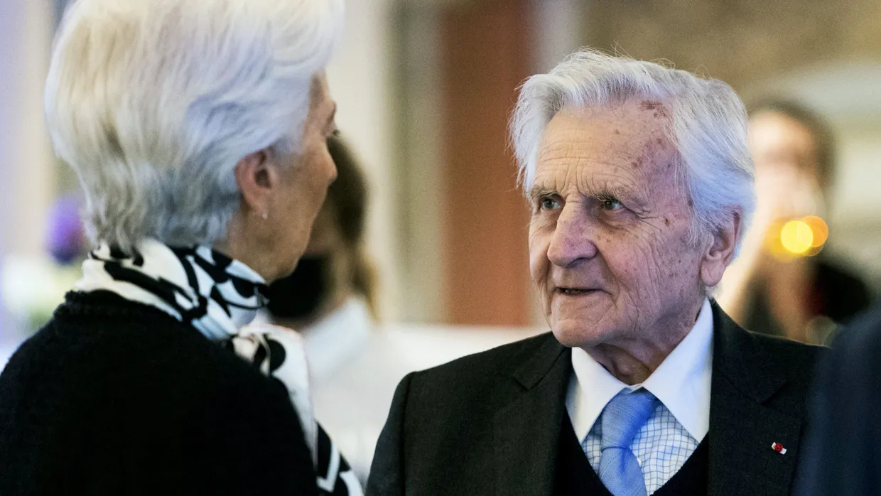 Wacher Beobachter: Jean-Claude Trichet begegnete seiner Nachnachfolgerin Christine Lagarde im November auf einem Kongress in Frankfurt.