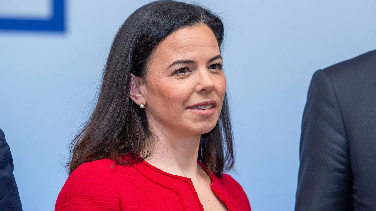 Deutsche Bank: Christiana Riley ist die einzige Frau im Vorstand | FAZ