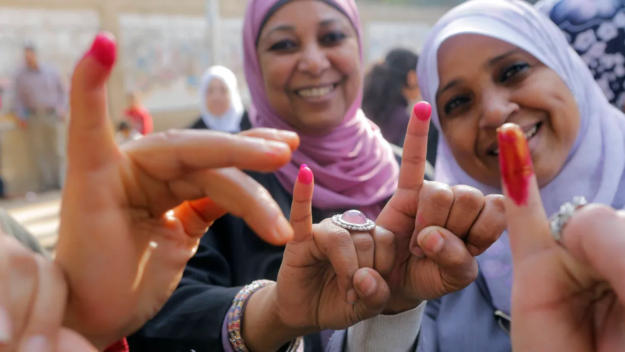 Freude und Erwartungen: Ägypterinnen nach der Stimmabgabe