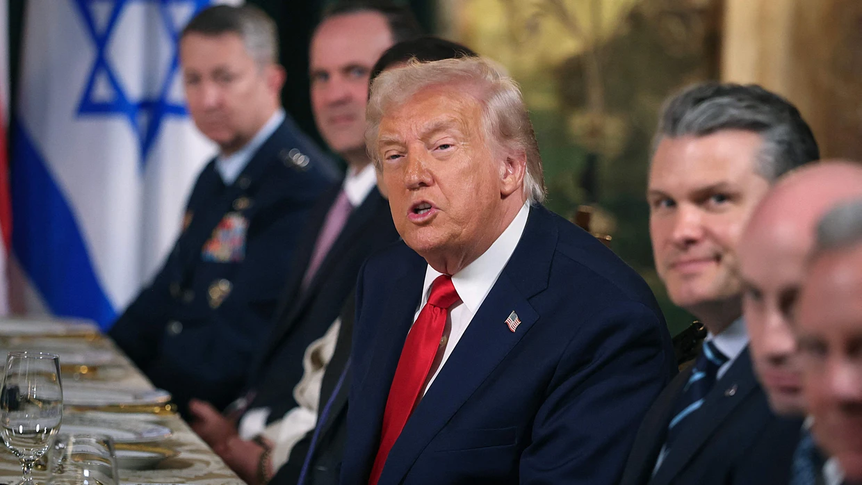 US-Präsident Donald Trump spricht während eines Mittagessens, zu dem er den israelischen Premierminister Benjamin Netanjahu am 29. Dezember 2025 in seinem Club Mar-a-Lago in Palm Beach, Florida, eingeladen hat.