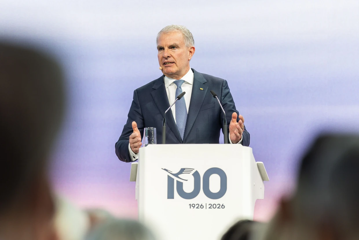 Die Lufthansa müsse ihre Stellung im internationalen Wettbewerb sichern, sagte Spohr auf der Bühne.