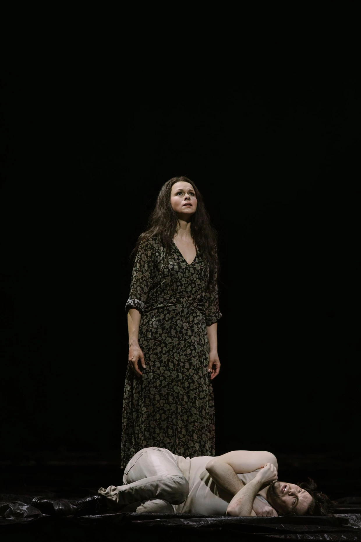 Nadezhda Karyazina als Marfa und Thomas Atkins als Andrej