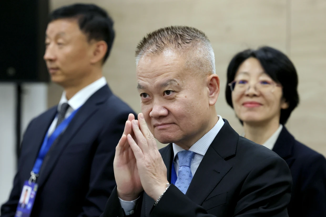 Der Chef der internationalen Abteilung der KP, Liu Haixing, bei einem Treffen mit russischen Politikern in Sotschi im November 2025