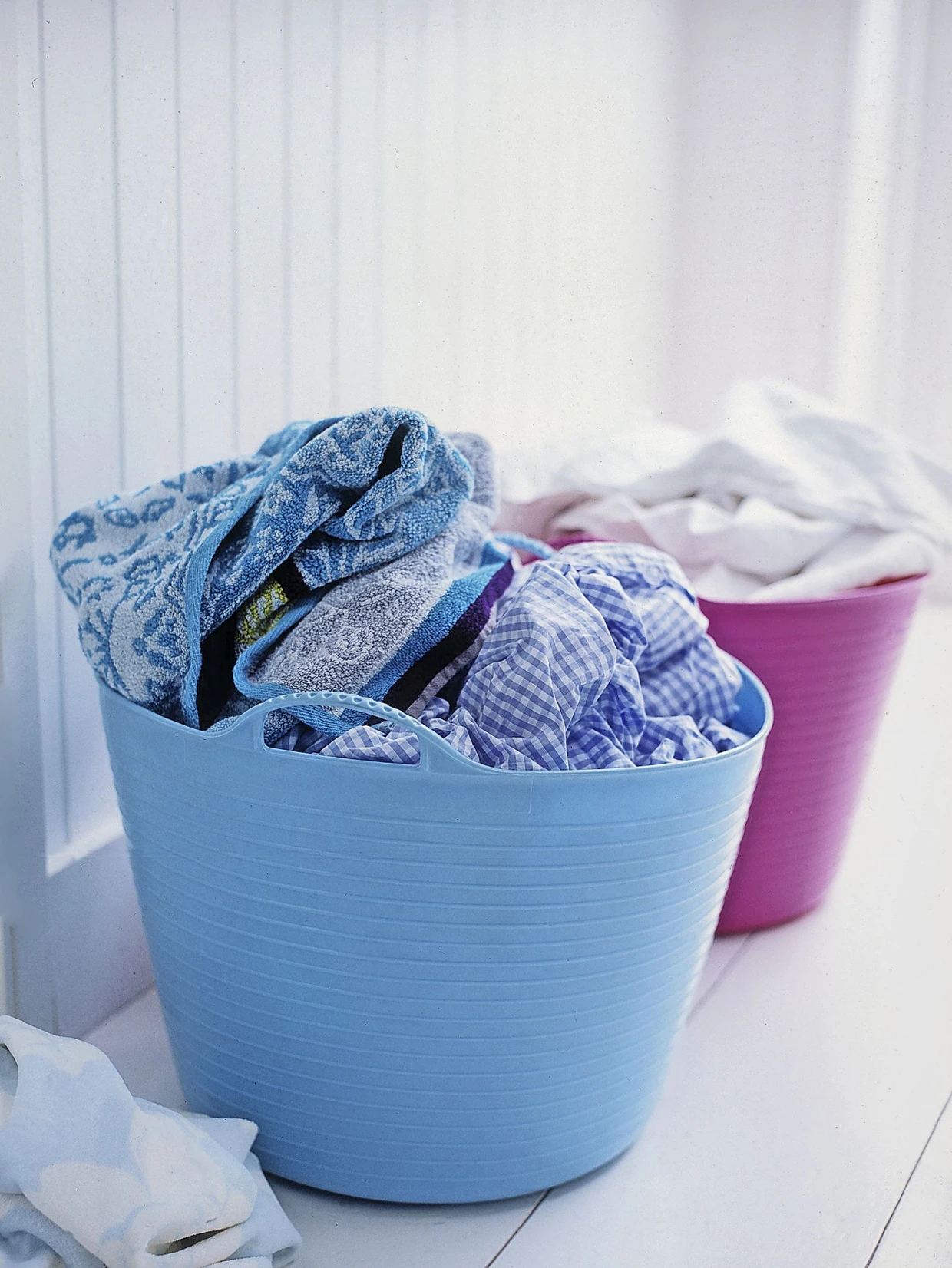 En realidad, no es tan difícil: clasificar la ropa sucia en lugar de esparcirla por el apartamento.