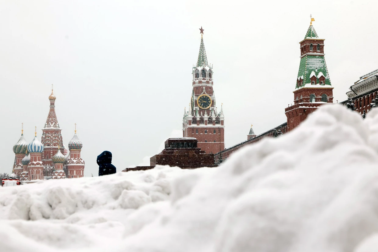Crushed under the state-authoritarian tradition of centuries: snowy landscape in Moscow