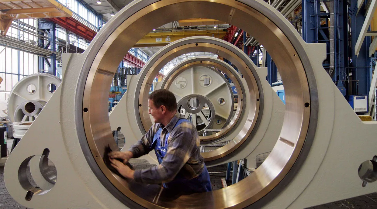 Im Werk der Schuler AG: Auch der Maschinenbau sucht qualifizierte Mitarbeiter.