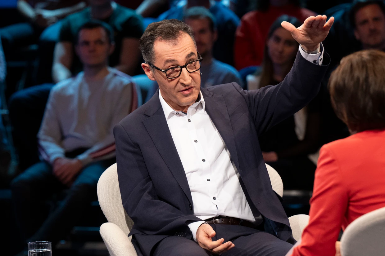 Betet er für Friedrich Merz? Cem Özdemir bei Maischberger