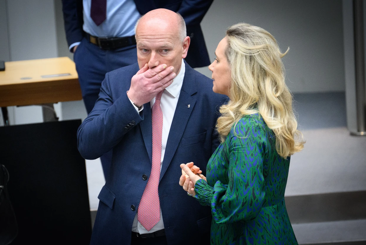 Kai Wegner, Regierender Bürgermeister von Berlin, hatte bei der Berufung von Sarah Wedl-Wilson zur Senatorin eigentlich auf eine Professionalisierung der Kulturverwaltung gesetzt.