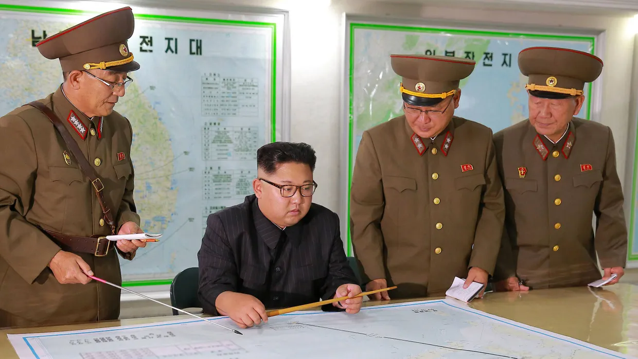 Militäroperation verschoben: Nordkoreas Machthaber Kim Jong-un will den amerikanischen Stützpunkt Guam vorerst verschonen.