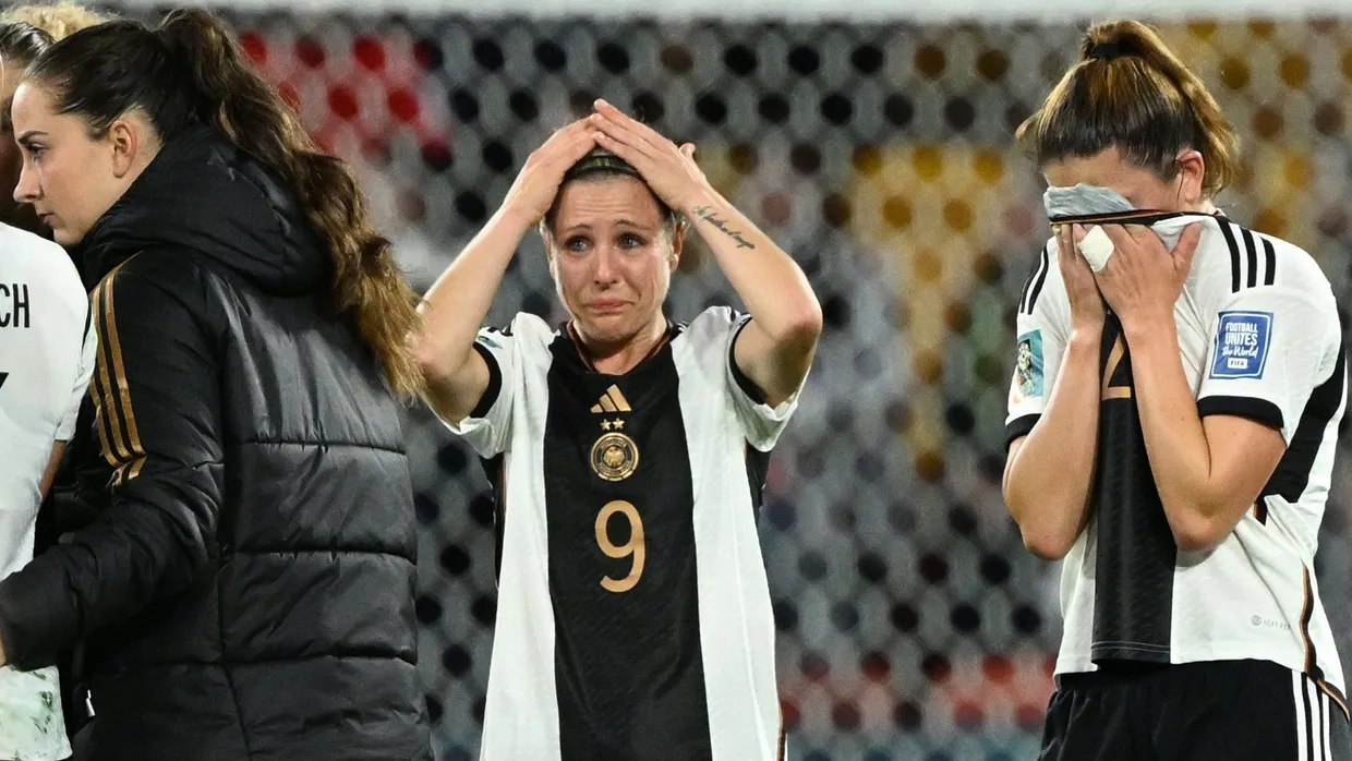 Tränen nach dem deutschen WM-Aus: Svenja Huth und die DFB-Spielerinnen schaffen gegen Südkorea nur ein 1:1.