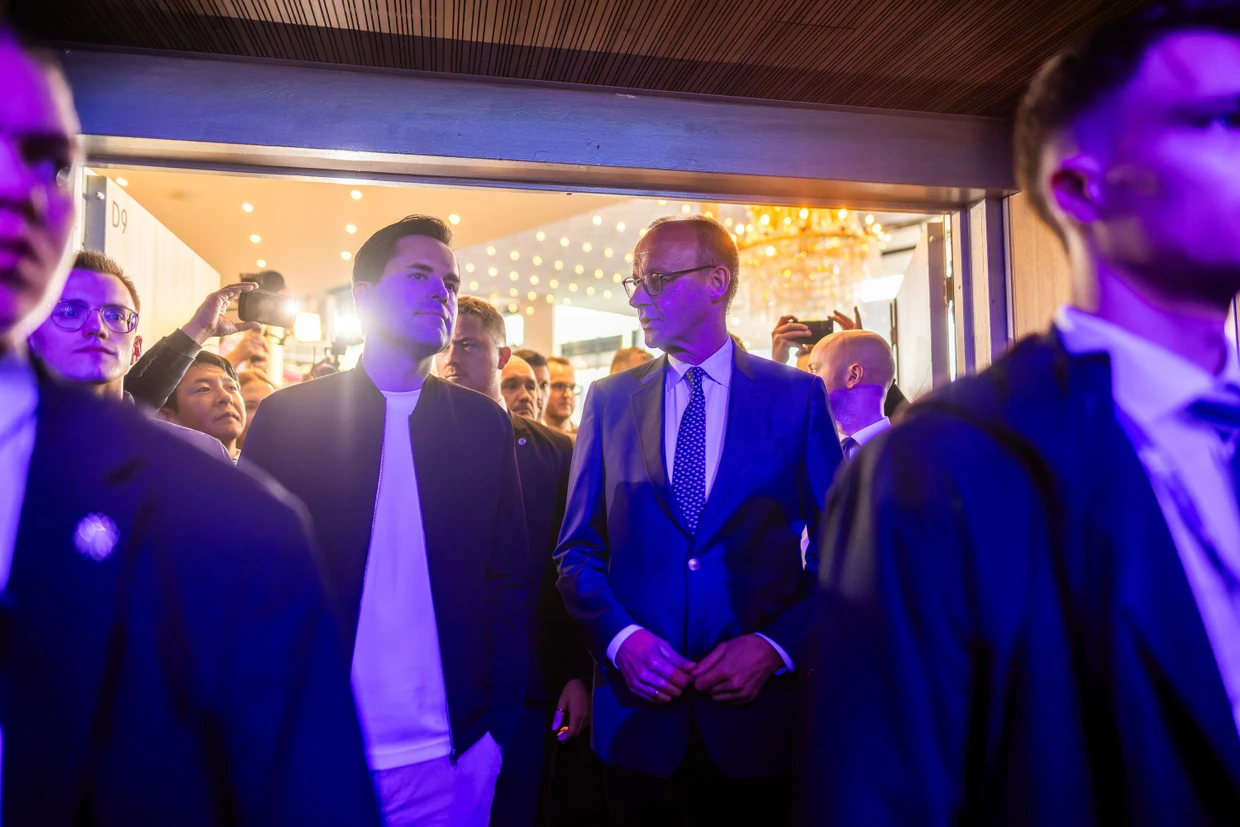 Generationenkonflikt? JU-Chef Johannes Winkel und Bundeskanzler Friedrich Merz am 15. November auf dem Deutschlandtag der Jungen Union