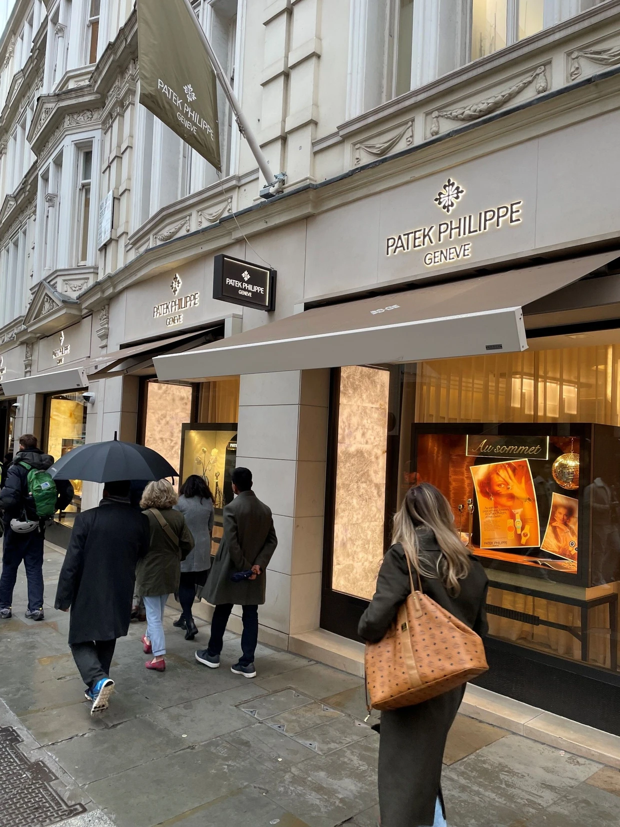 Noch einmal London: Die Luxusmarken leisten sich hohe Mieten.