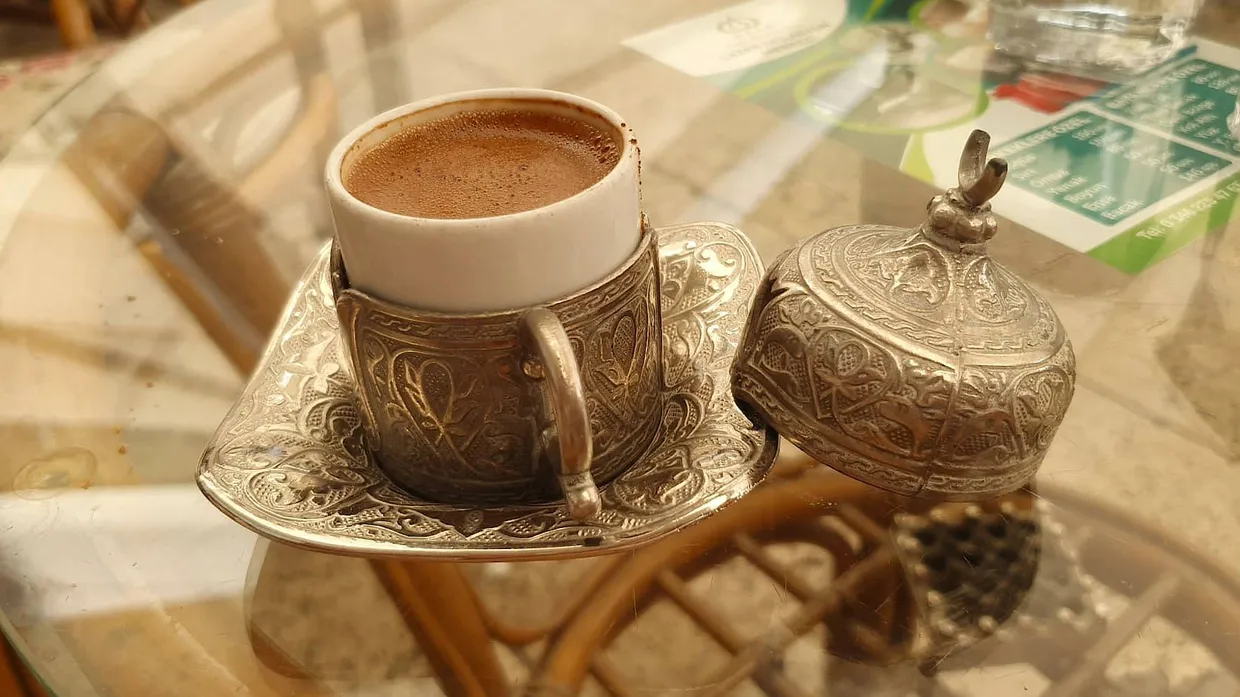 Türkischer Kaffee: Wie man den perfekten Mokka zubereitet