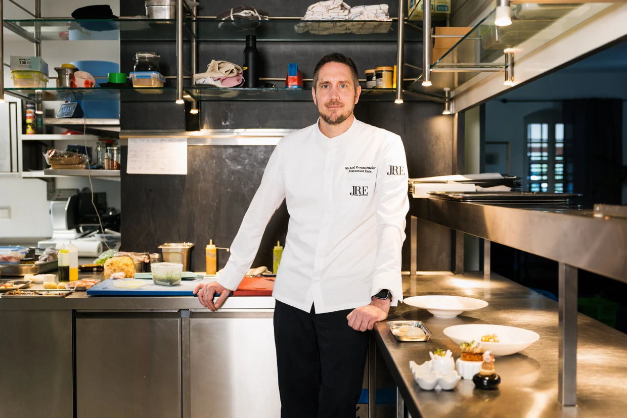 Küchenchef Michael Kammermeier ist während der Renovierung des Nassauer Hofs in Wiesbaden mit seinem Restaurant „Ente“ im Kloster Eberbach in Eltville untergekommen.