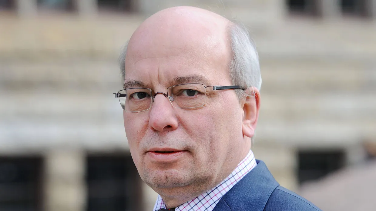 In Rainer Wendts Personalakte findet sich „kein Hinweis auf eine dauerhafte und vollständige Befreiung vom Dienst“.