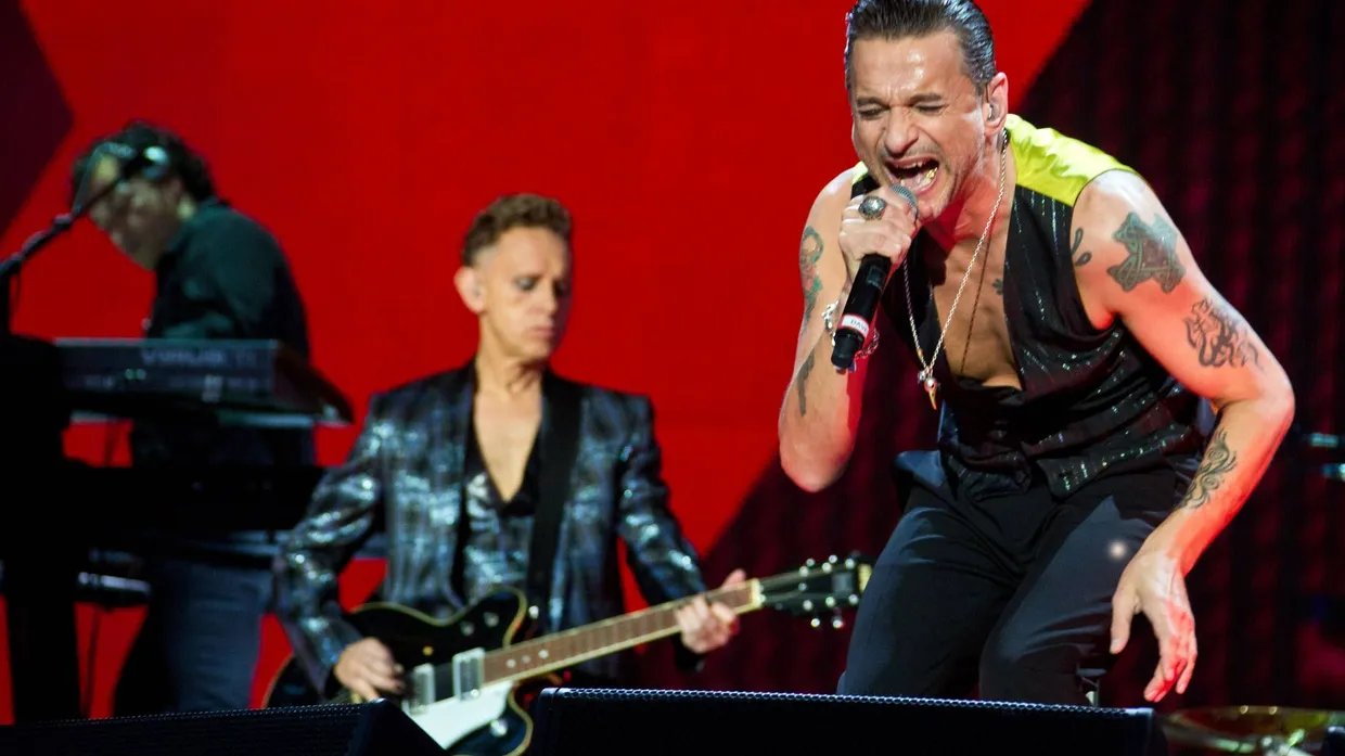 Perfekt inszeniert, souverän gesungen: Depeche Mode macht „Music for the masses“.