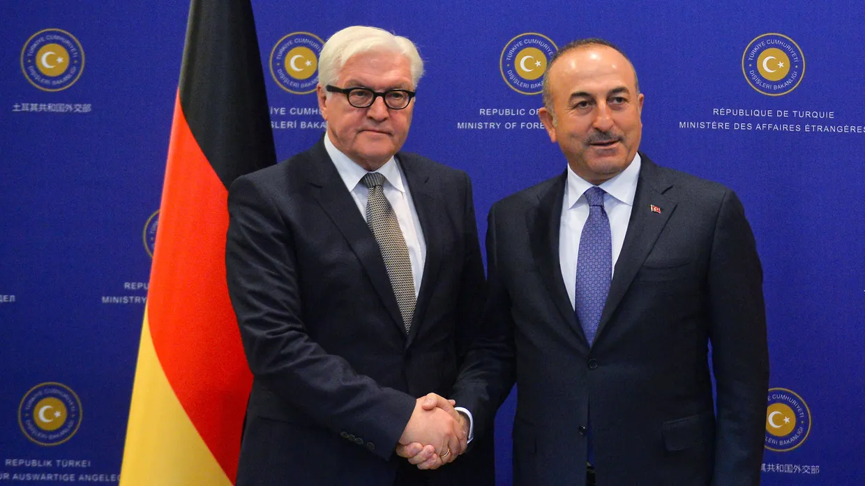 Keine freundliche Miene: die Außenminister Steinmeier und Cavusoglu bei ihrem Treffen in Ankara