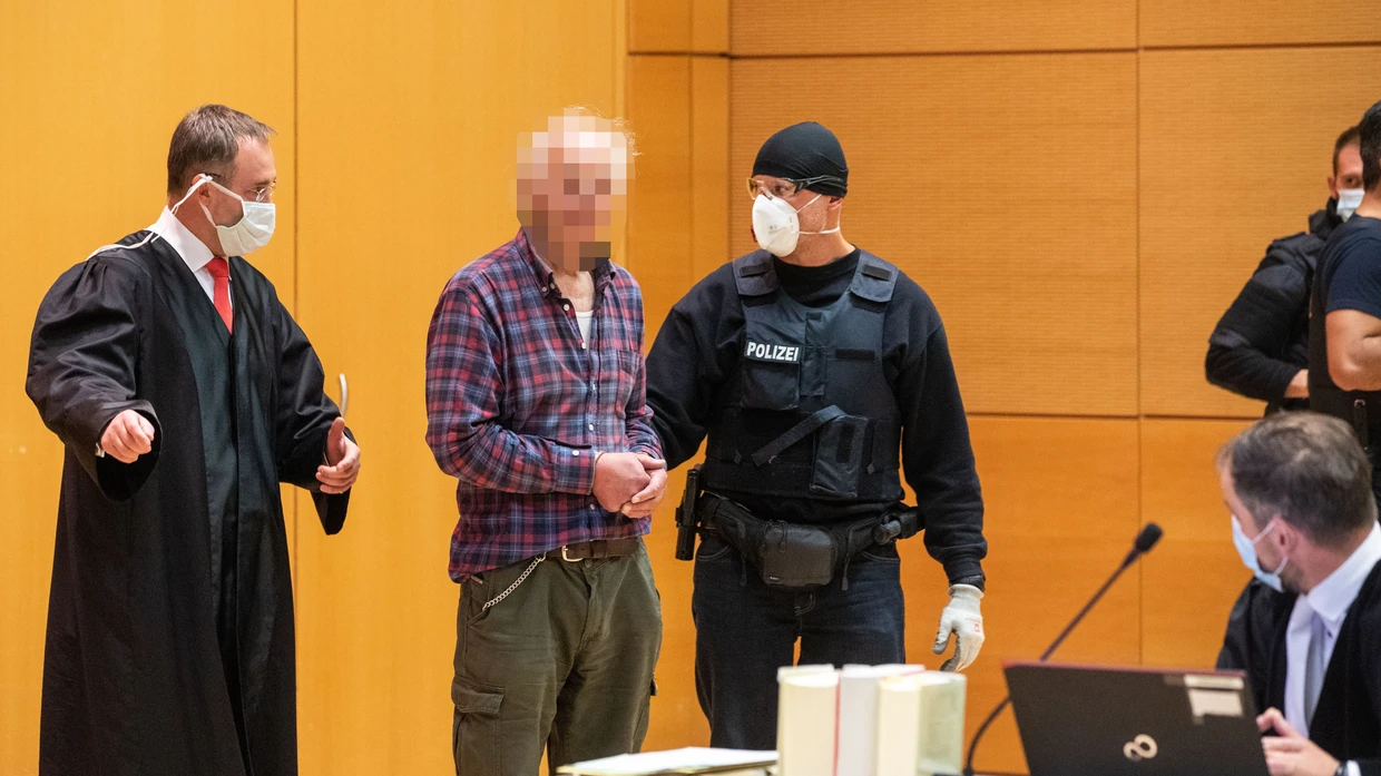 Aufnahme aus dem Oktober 2021: Sein Sohn tötete neun Menschen und auch der Vater musste sich mehrmals vor Gericht verantworten.