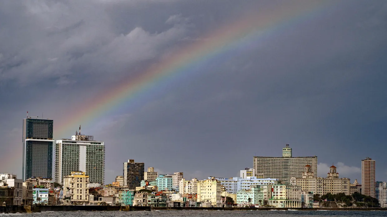 Regenbogen am Himmel: Die kubanische Hauptstadt Havanna im März.