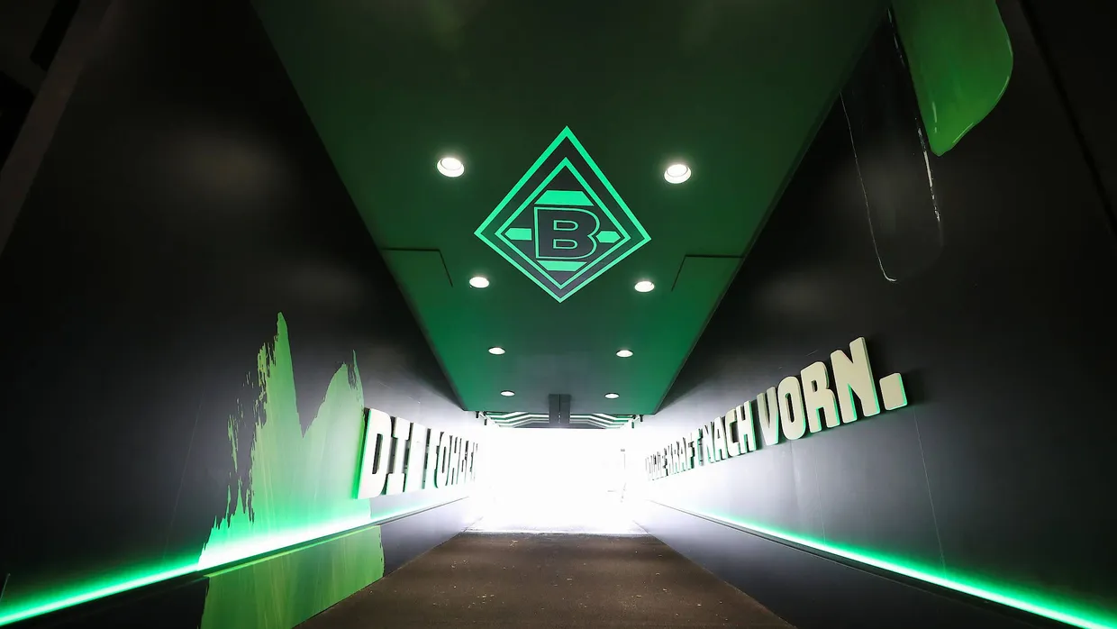 Spielertunnel zum Borussia-Park: Nicht nur die Trainer entscheiden, wer auflaufen darf.
