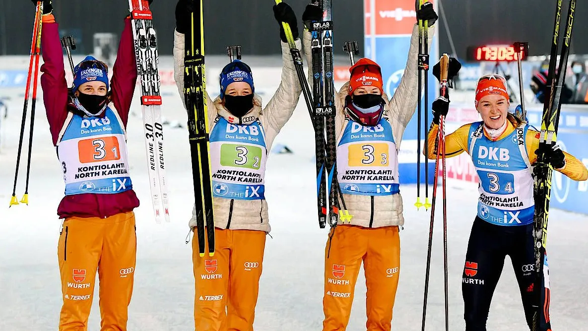 Freude über Platz drei: Vanessa Hinz, Franziska Preuß, Maren Hammerschmidt und Denise Herrmann (von links)