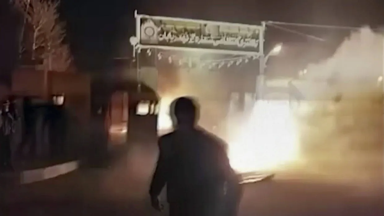 Videostandbild, das Protest in Iran in der Nacht von Dienstag auf Mittwoch zeigen soll.