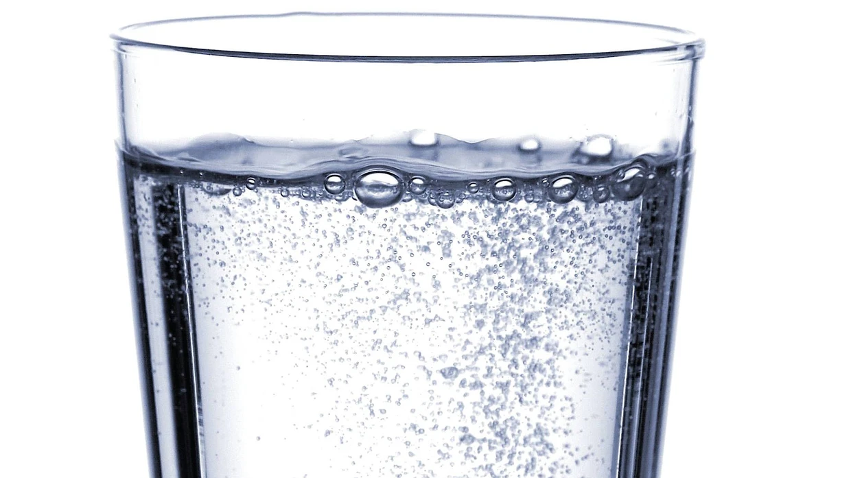 Appetitanregend: Wasser mit Sprudel macht hungrig