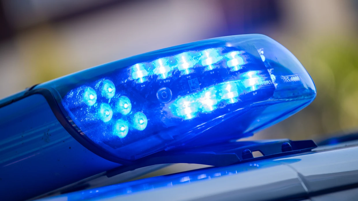 Diepholz: Weil die Tochter Angst bekam, rief sie die Polizei aus dem fahrenden Auto an.