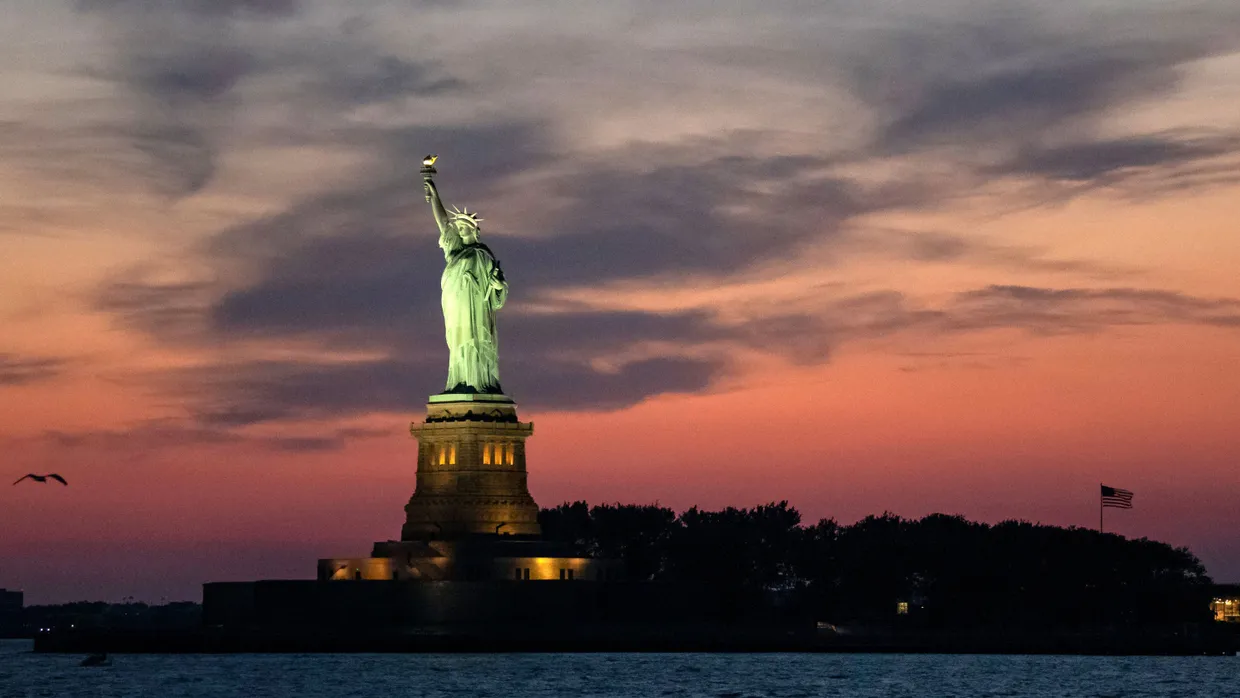 Das Freiheitsversprechen ist in Trumps Amerika schal geworden – und die New Yorker Freiheitsstatue zur traurigen Erinnerung an bessere Zeiten.
