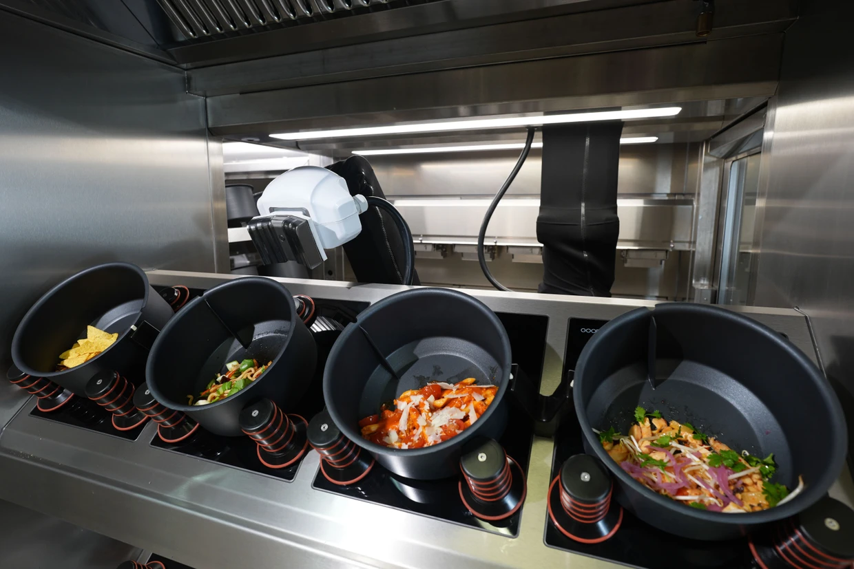 In die Töpfe geschaut: Der Kochroboter „Felix“ des Foodtech- und Robotik-Start-ups Goodbytz