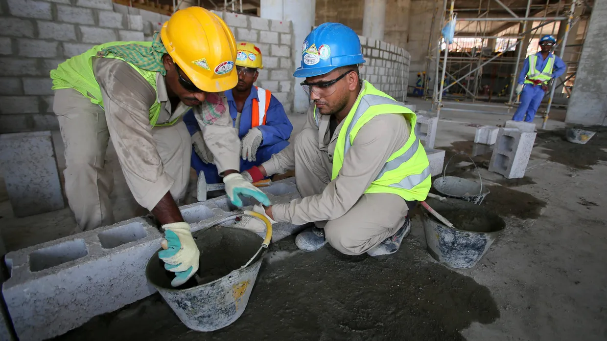 Arbeiter auf einer Baustelle in Qatar