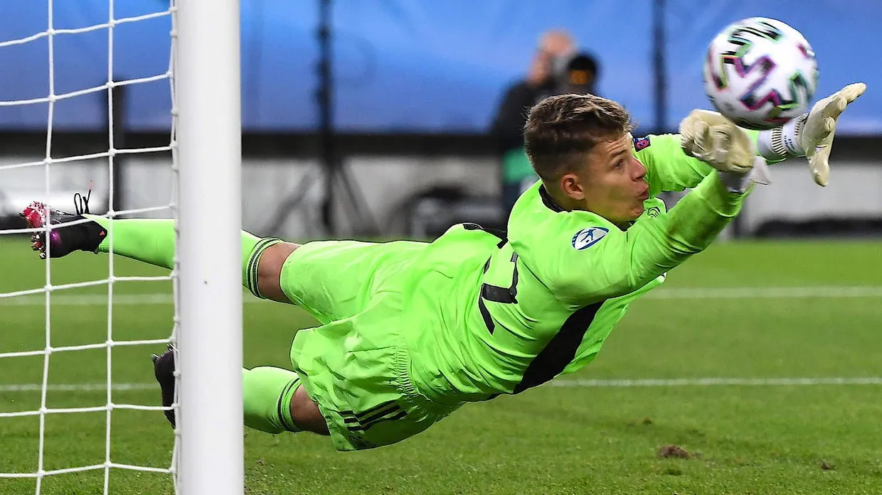 Gehalten! Finn Dahmen verhilft den Deutschen ins Halbfinale.