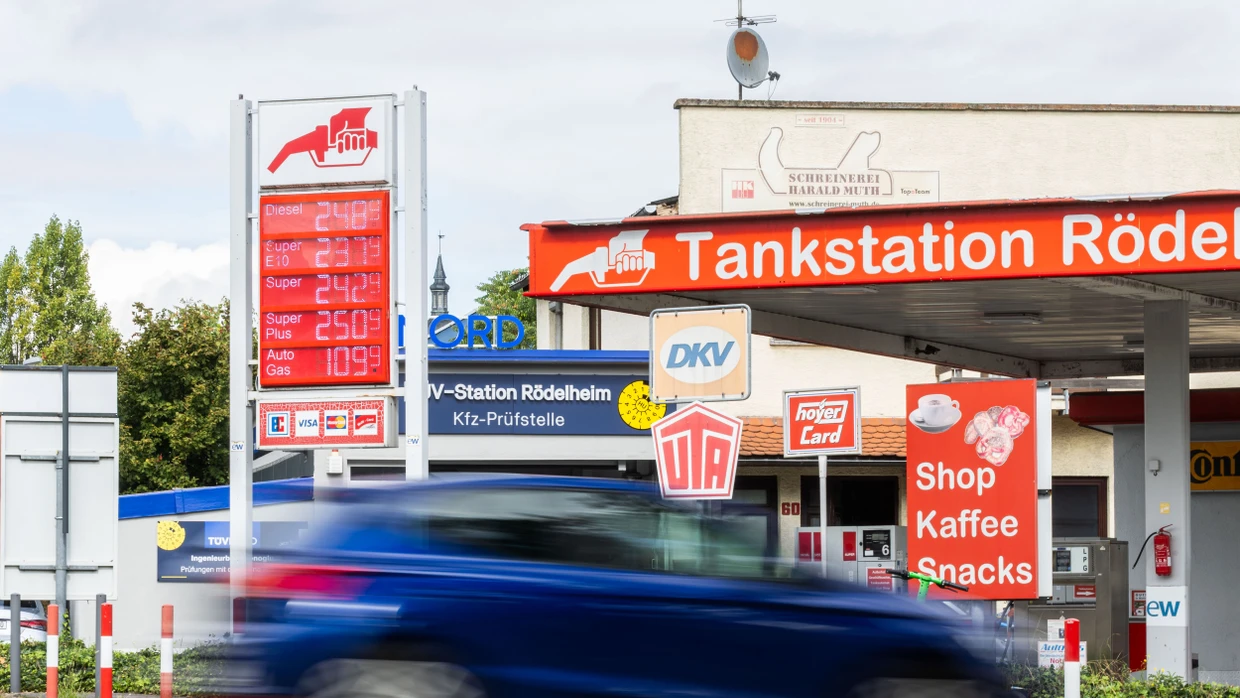 ganz-schoen-teuer-spritpreise.webp