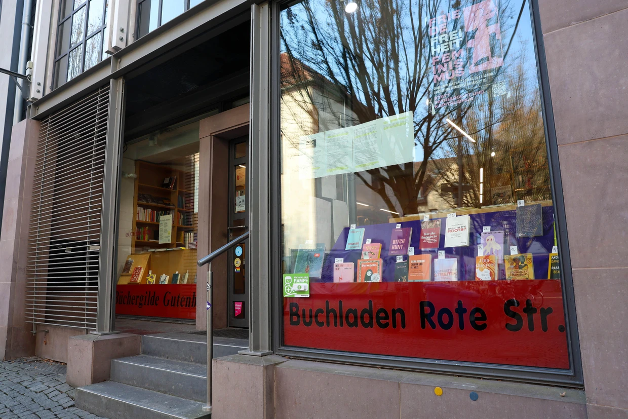 In der Buchhandlung „Rote Straße“ bestellt auch die Staats- und Universitätsbibliothek Göttingen.