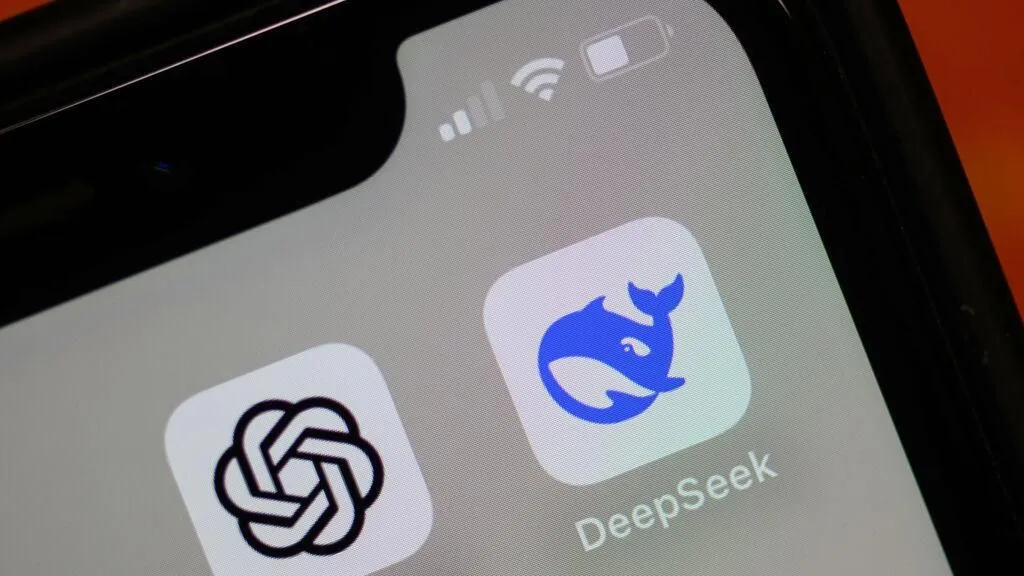 Das chinesische Start-up DeepSeek hat mit der Aussicht auf günstigere Entwicklung Künstlicher Intelligenz ein Börsenbeben ausgelöst.