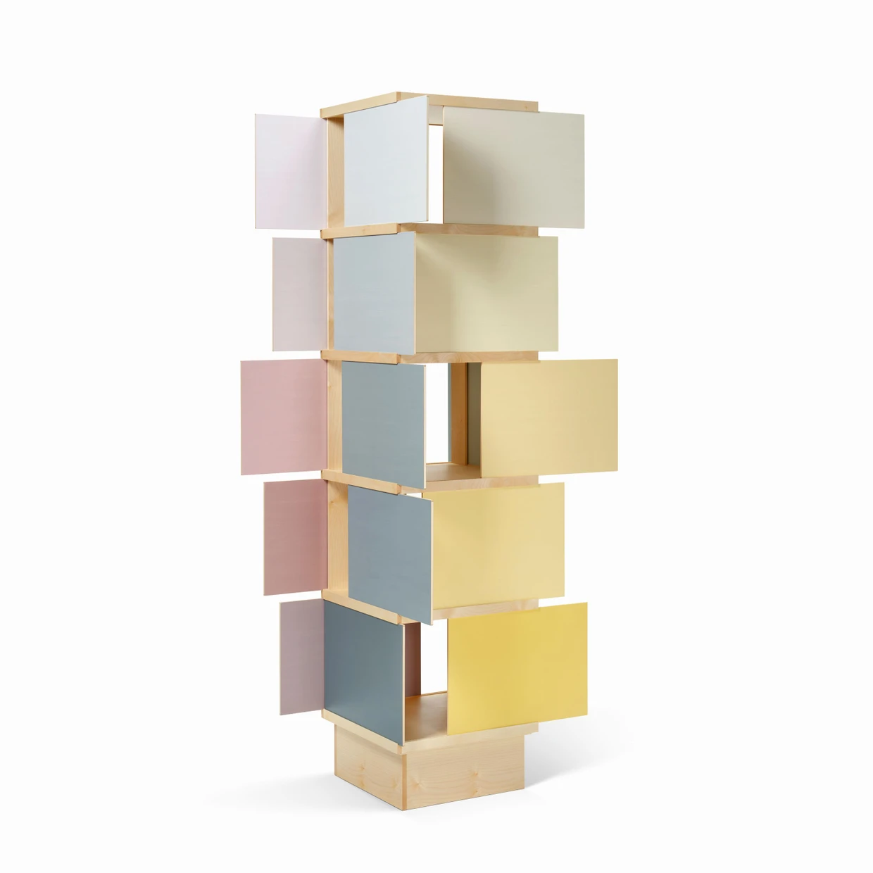 An luftiger Leichtigkeit nicht zu überbieten: der Schrank  „Round About“ von Martin Wilmes, der