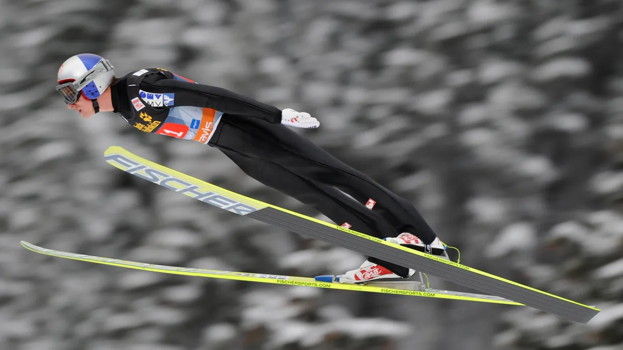 Gregor Schlierenzauer feierte mit Weiten von 133 und 137,5 Meter einen überlegenen Erfolg.