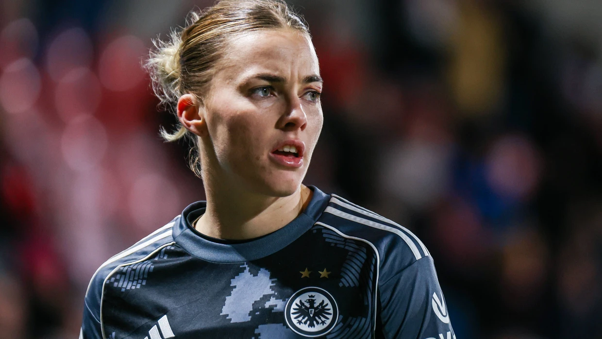 Noch im Spiel: Laura Freigang darf am Trainingsauftakt und an den Spielen von Eintracht Frankfurt teilnehmen, solange das Verfahren nicht zu einer rechtsverbindlichen Sperre führt.