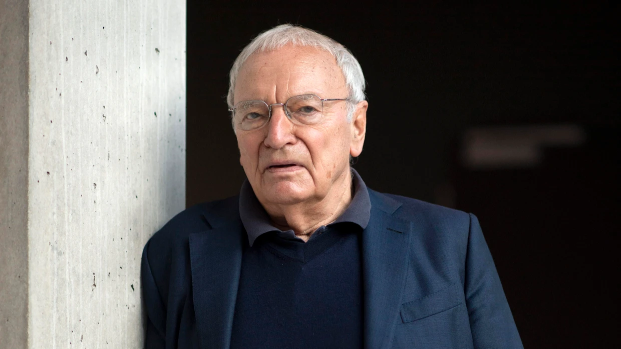 Mit seinen Romanen schließt er Lücken unserer Vergangenheitswahrnehmung: Uwe Timm im Jahr 2022.
