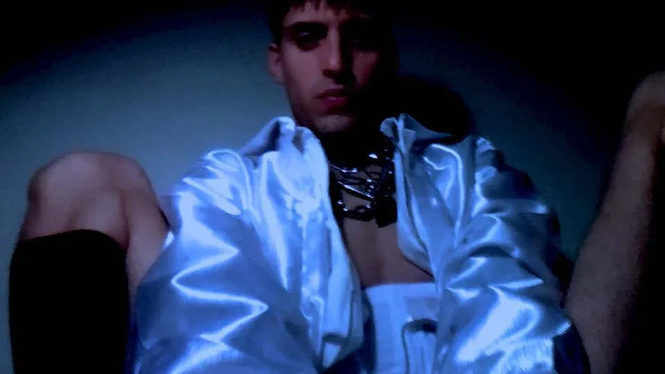 Arca, geboren 1990 als Alejandro Ghersi, lebt heute in London.